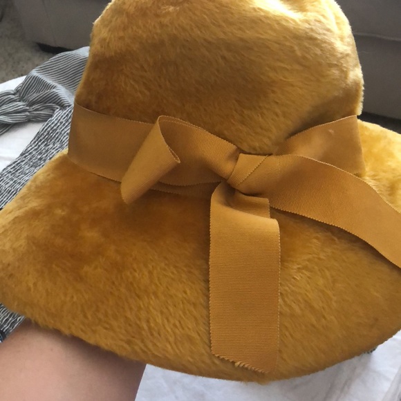 patrice Accessories - Patrice Fluffy felt vintage brimmed bucket hat with ribbon bow